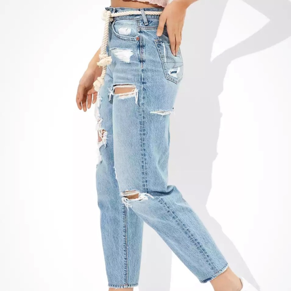 AE Ripped Relaxed Mom Jean - Picture 13 of 15